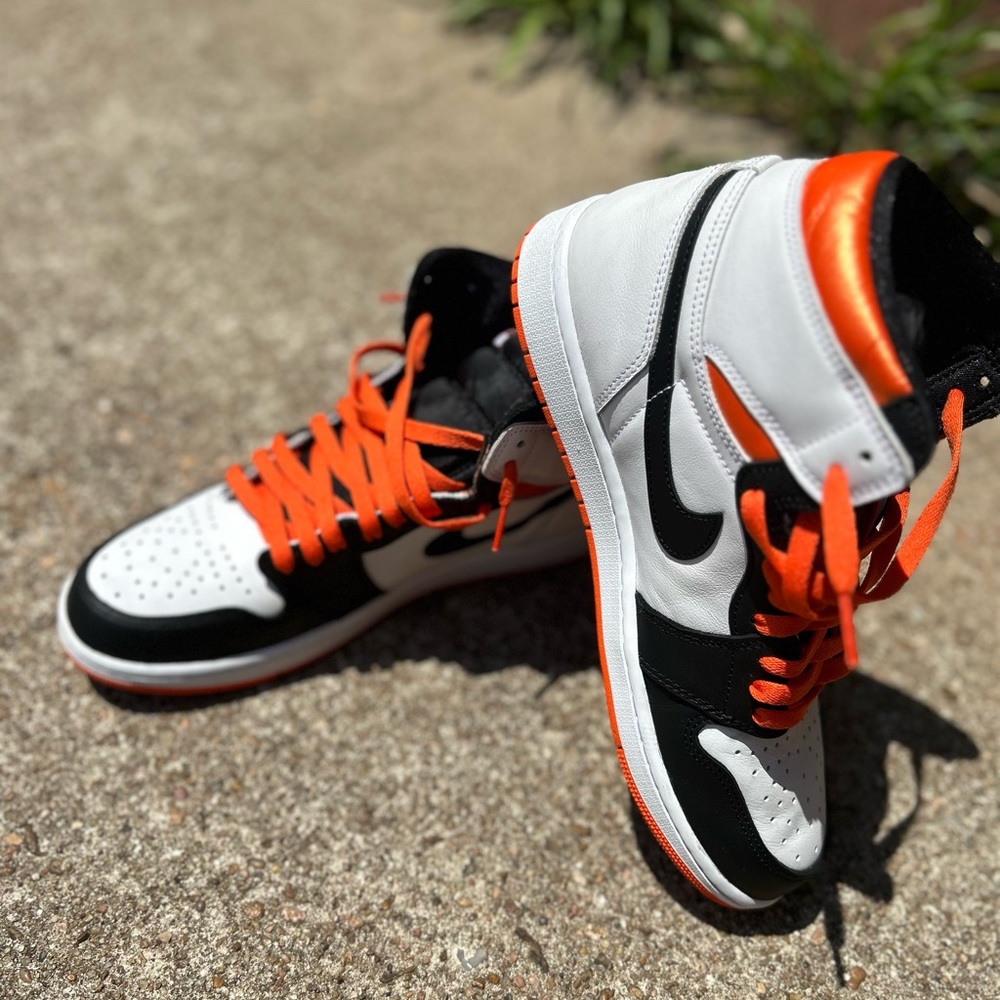 Air Jordan 1 High OG ‘Electro Orange’